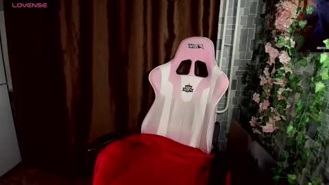 madelaines online show from May 12, 4:37 pm