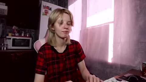 madelaines online show from June 20, 11:02 am