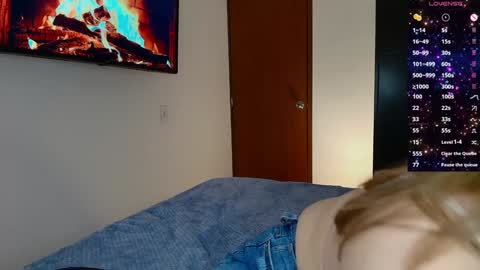 Snapshot of madelamee chatting on December 2, 9:28 pm madelamee online show from December 2, 9:28 pm