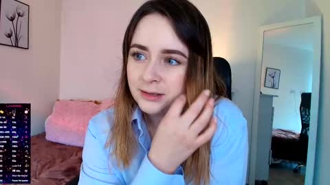 Snapshot of madelamee chatting on September 19, 3:56 pm madelamee online show from September 19, 3:56 pm