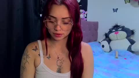 Snapshot of madeleine_2018 chatting on May 9, 2:39 am sofia online show from May 9, 2:39 am