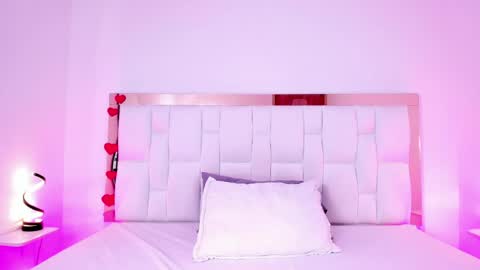 Snapshot of madeline_curvy chatting on April 11, 7:07 pm Madeline online show from April 11, 7:07 pm