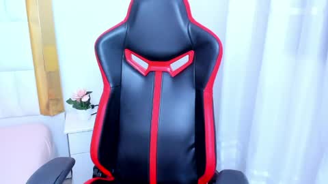 Madeline online show from April 9, 1:05 am