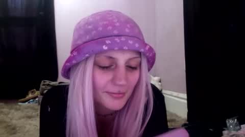 Snapshot of madelinevalentine chatting on February 9, 6:56 pm madeline online show from February 9, 6:56 pm