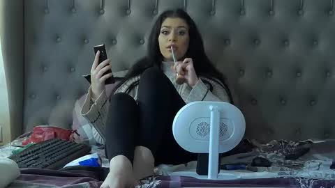 madelynvelure online show from November 16, 7:25 am