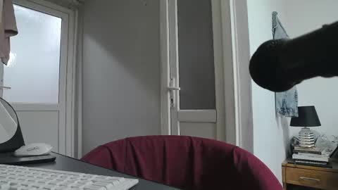 madelynvelure online show from April 22, 8:50 am