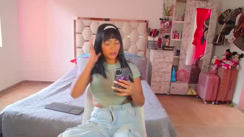 madelyn roses online show from October 9, 7:01 pm