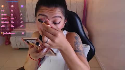 Madhison  online show from October 28, 9:06 pm