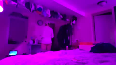 Madie Ray online show from September 18, 6:26 am