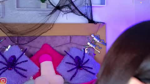    online show from October 20, 7:14 pm