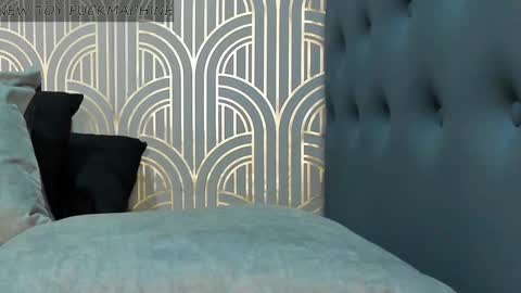 Snapshot of madison_milan chatting on January 9, 3:15 am online show from January 9, 3:15 am