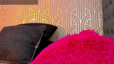 Snapshot of madison_milan chatting on January 13, 2:50 am online show from January 13, 2:50 am