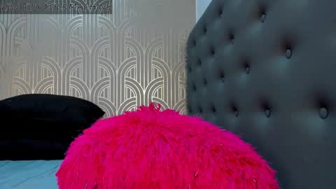 Snapshot of madison_milan chatting on January 16, 2:51 am online show from January 16, 2:51 am