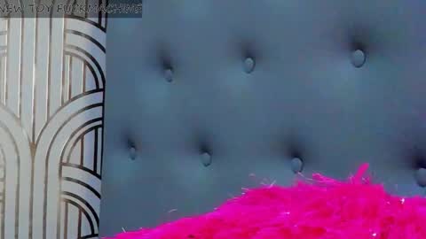 Snapshot of madison_milan chatting on January 29, 7:36 am online show from January 29, 7:36 am