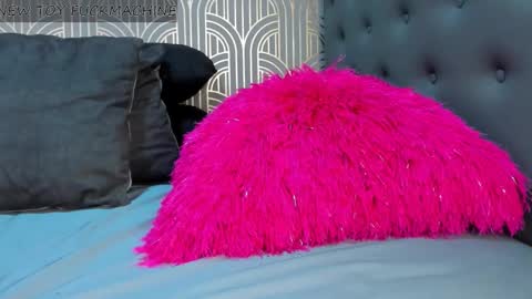 Snapshot of madison_milan chatting on January 30, 11:24 pm online show from January 30, 11:24 pm