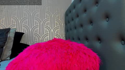 Snapshot of madison_milan chatting on February 27, 3:47 am online show from February 27, 3:47 am