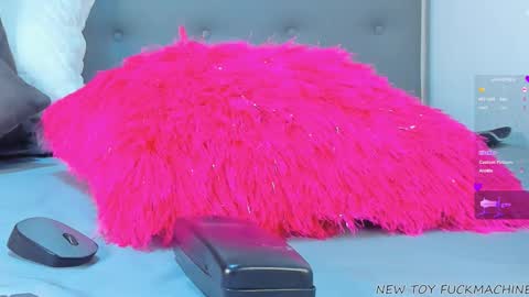 Snapshot of madison_milan chatting on September 10, 10:21 pm online show from September 10, 10:21 pm