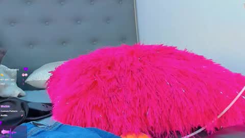 Snapshot of madison_milan chatting on September 12, 2:11 am online show from September 12, 2:11 am
