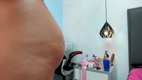 Snapshot of madison_rowan chatting on January 7, 9:07 am MADI online show from January 7, 9:07 am