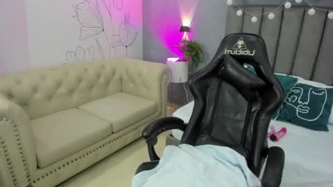 M A D I S O N online show from February 14, 7:43 pm