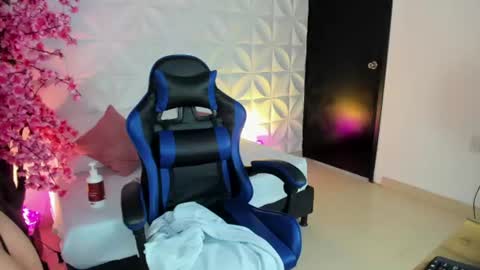 M A D I S O N online show from July 11, 7:27 pm