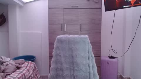 Snapshot of madisoncambel chatting on April 24, 5:04 pm Madison Cambel online show from April 24, 5:04 pm