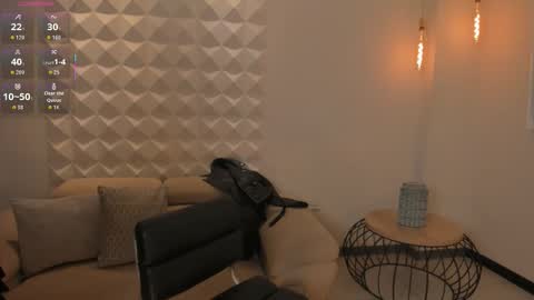 Maddi Collins online show from October 13, 8:09 pm