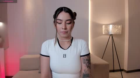 Maddi Collins online show from November 8, 7:34 pm