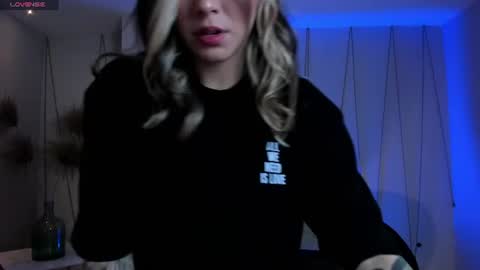 Snapshot of madisoncollinsx chatting on July 6, 11:18 am Maddi Collins online show from July 6, 11:18 am