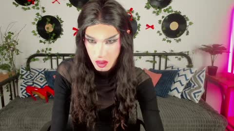 madisonesprit online show from April 4, 5:06 am