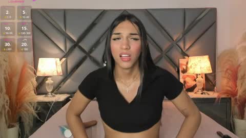 Snapshot of madisonherrera chatting on June 2, 5:48 pm Maddi online show from June 2, 5:48 pm