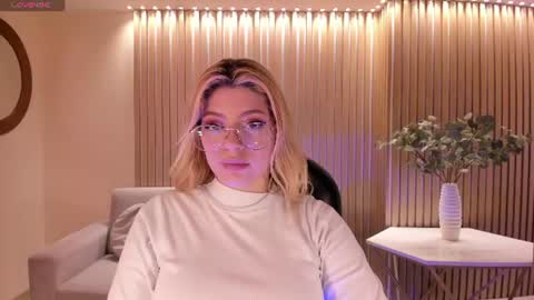 Madison Kane online show from June 20, 11:02 am