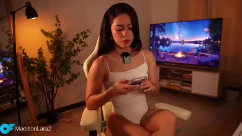 Snapshot of madisonlara chatting on November 16, 4:01 pm madisonlara online show from November 16, 4:01 pm