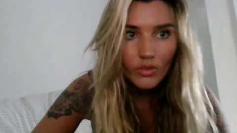 Snapshot of madisonlubbe2 chatting on July 8, 10:58 pm madisonlubbe2 online show from July 8, 10:58 pm