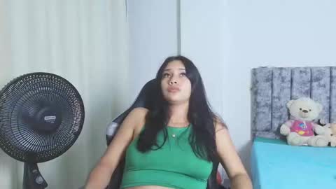 Snapshot of madisson__sexx chatting on December 16, 5:45 am Valentina online show from December 16, 5:45 am