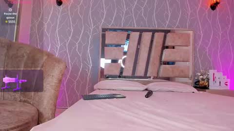 Snapshot of madisson_fox1 chatting on February 21, 6:37 pm online show from February 21, 6:37 pm