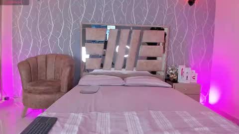 Snapshot of madisson_fox1 chatting on February 23, 1:32 pm online show from February 23, 1:32 pm