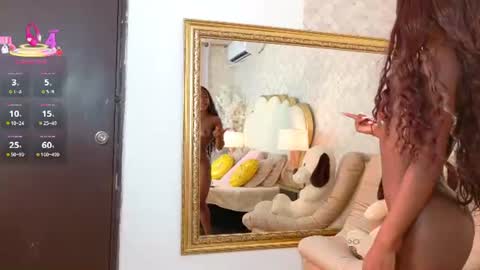 Snapshot of madissonbonny_ chatting on June 30, 9:38 pm madissonbonny_ online show from June 30, 9:38 pm
