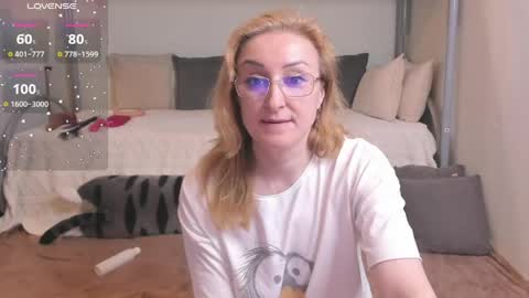 Snapshot of madissonkiss chatting on April 28, 2:27 am Madisson online show from April 28, 2:27 am