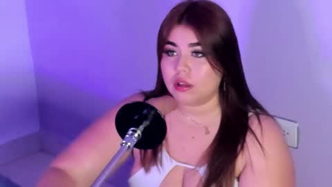 Snapshot of madissonlee__ chatting on November 29, 7:17 pm madissonlee__ online show from November 29, 7:17 pm