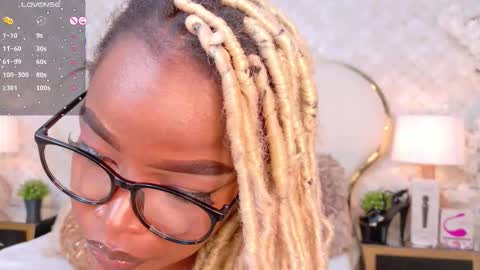 Madisson Lopez online show from November 25, 9:26 pm