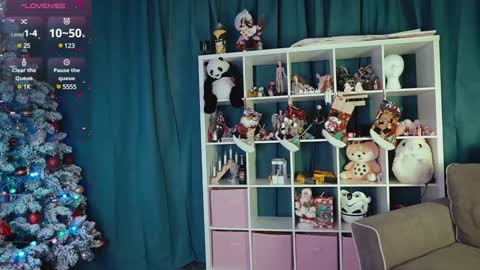 Snapshot of madnessalise chatting on December 28, 3:26 pm Alice online show from December 28, 3:26 pm