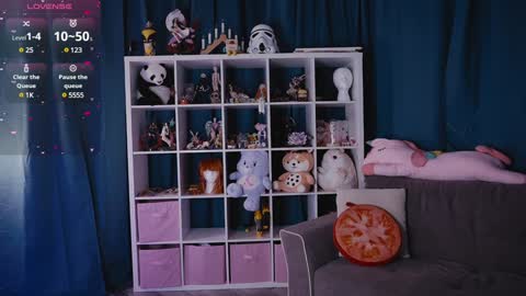 Snapshot of madnessalise chatting on January 24, 2:41 pm Alice online show from January 24, 2:41 pm