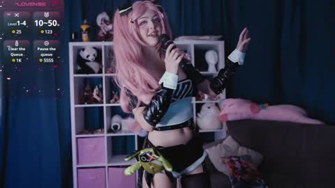 Snapshot of madnessalise chatting on January 28, 3:04 pm Alice online show from January 28, 3:04 pm