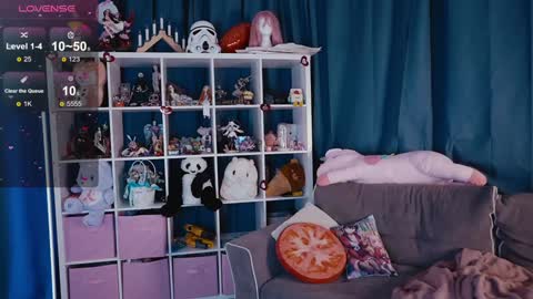 Snapshot of madnessalise chatting on March 11, 7:03 pm Alice online show from March 11, 7:03 pm