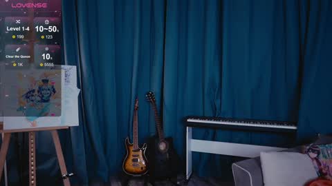 Snapshot of madnessalise chatting on November 11, 12:05 pm Alice online show from November 11, 12:05 pm