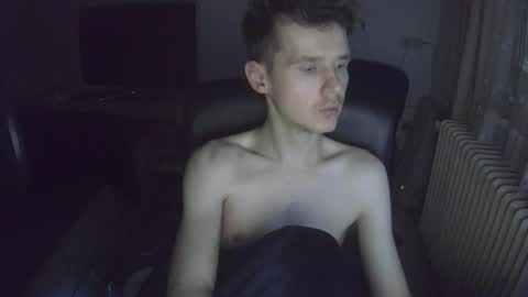 Snapshot of madnessss1215 chatting on February 22, 6:57 am madnessss1215 online show from February 22, 6:57 am