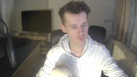 Snapshot of madnessss1215 chatting on March 1, 10:17 am madnessss1215 online show from March 1, 10:17 am