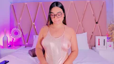Mady James online show from November 21, 2:05 pm