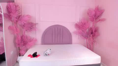 madyscarlett online show from October 8, 11:52 am